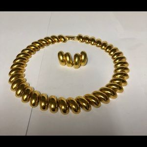 VINTAGE NAPIER GOLD COLLAR NECKLACE EARRING SET